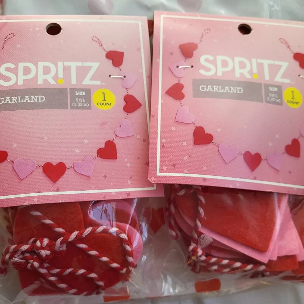 Target Valentine's Day Heart Banners and Table Covers. NWT. 4 Piece Set.